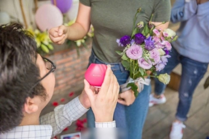 Girlfriend propose buys proposal girlfriends gave successful helped